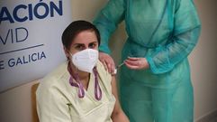 M�s de 220 profesionales que trabajan en el hospital de Barbanza y que a�n no hab�an sido inmunizados, recibieron ayer la primera dosis de la vacuna del covid