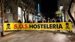 Protesta de los hosteleros ourensanos, uno de los sectores m�s afectados por las restricciones