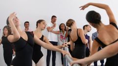 El conselleiro de Cultura, Jos� L�pez Campos, y la alcaldesa de Mar�n, Mar�a Ramallo, visitan el Auditorio, donde se celebra un curso de ballet
