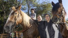 El San Marti�o de Teo llena la carballeira y colapsa el tr�fico