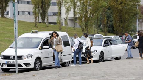 A la hora de comer haba ms oferta de taxis que demanda, siendo las horas crticas las ocho de la maana y de la tarde.