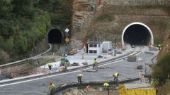 A la izquierda el t�nel de Oural del siglo XIX y a la derecha el abierto el 23 de septiembre del 2025