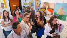 Los asistentes realizaron una visita guiada a las exposiciones de la Casa da Xuventude. 
