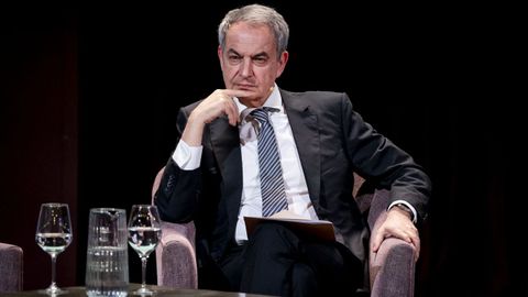 El expresidente del Gobierno Jos� Luis Rodr�guez Zapatero, el pasado 3 de febrero en la presentaci�n del libro 'Las huellas de la Transici�n. 50 a�os de cambio y conflicto en democracia' en el Ateneo de Madrid.