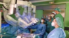 Primera operaci�n con el robot quir�rgico Da Vinci en el servicio de otorrino del CHOP pontevedr�s