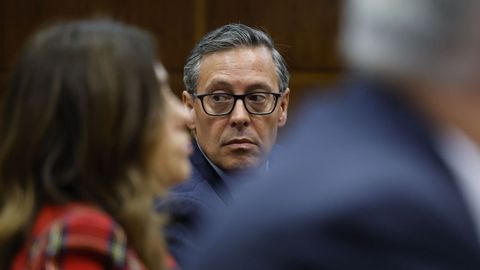 El senador popular Alfonso Serrano