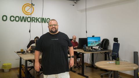 Fernando Blanco abri� este a�o un �coworking� en Noia donde organiza actividades