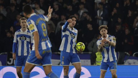 Soriano y Mulattieri conversan durante el partido contra la Real B