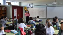 Una clase en el CEIP de Vent�n, uno de los que m�s casos acumula en la comunidad, con ocho positivos