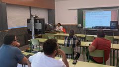 El curso se imparti� este jueves de forma presencial en el aula de la UNED de Foz y online