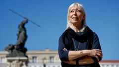 Mar�a Jos� Fern�ndez Salgado, historiadora, ante la imagen de Mar�a Pita.
