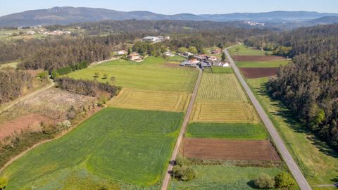 Foto a�rea de una finca r�stica en Mazaricos