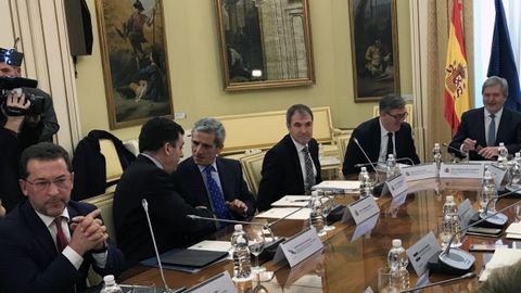 Genaro Alonso, en la Conferencia Sectorial de Educaci�n, en el extremo opuesto del ministro ��igo M�ndez de Vigo.Genaro Alonso, en la Conferencia Sectorial de Educaci�n, en el extremo opuesto del ministro ��igo M�ndez de Vigo