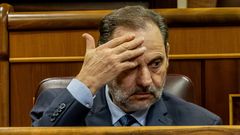 El diputado Jos� Luis �balos durante una sesi�n plenaria en el Congreso de los Diputados, a 21 de octubre de 2025, en Madrid (Espa�a).