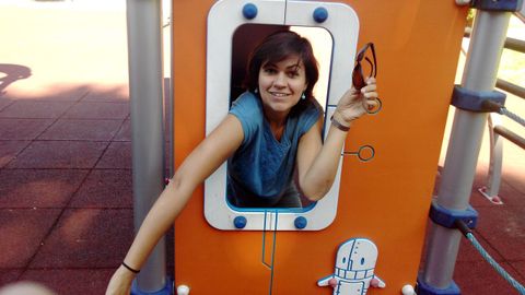 Carmen Delia Daz, en un parque infantil