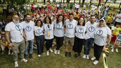 Los nueve directores de los colegios rurales de O Ribeiro junto a sus alumnos