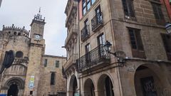 Ante la falta de espacio para el funcionamiento de las oficinas administrativas del Concello, el alcalde ha lanzado varias propuestas en este mandato. Una de ellas era la compra por 750.000 euros de un edificio en la Praza do Trigo. No pas� de una idea.