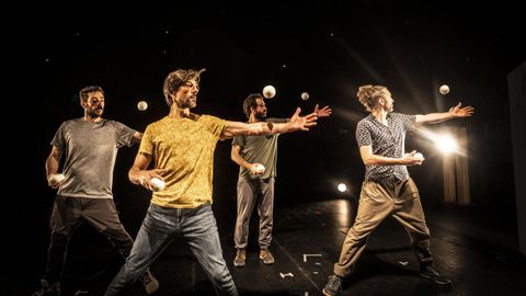 La compa��a Nueveuno Circo act�a en el Gustavo Freire el jueves