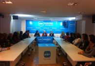 Encuentro de igualdad en la sede del Partido Popular de Ourense