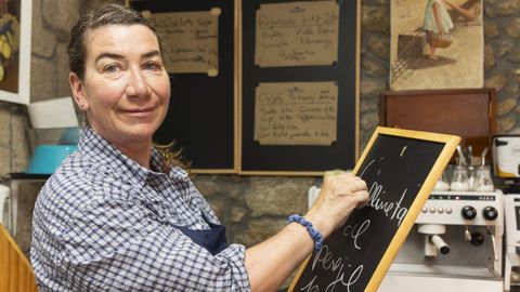 Cathrin Brandes, ayer, en su Merendeiro Pan e Peixes, de Laxe.
