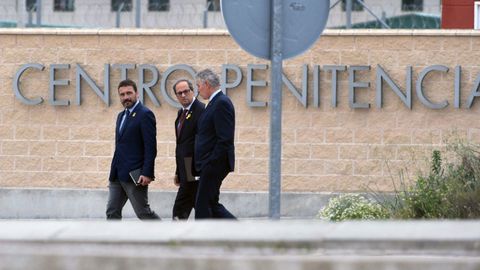 El president de la Generalitat, Quim Torra, saliendo de la prisión de Estremera tras visitar a los exconsellers encarcelados
