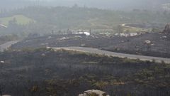 El fuego cerc� la parroquia de A Pena en Negreira
