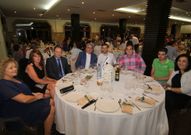 Juan Jos� Diestes y miembros de la corporaci�n ocuparon una mesa. 