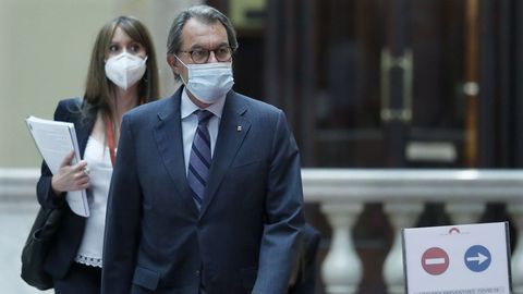 El expresidente de la Generalitat, Artur Mas, a su llegada este jueves a la comisin de Asuntos Institucionales del Parlament 