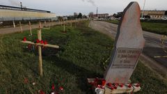 Imagen de archivo de una de las acciones simb�licas organizadas por el comit� de empresa de Alcoa San Cibrao tras conocerse en el 2020 la decisi�n de la multinacional de ejecutar un ERE para m�s de 520 trabajadores y suspender la producci�n de aluminio 