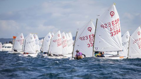 Dani Capa, con licra del CN Espanyol, en la salida de una de las dos regatas disputadas