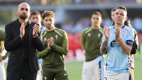 Claudio Gir�ldez y Iago Aspas, al frente de los c�lticos tras la derrota ante el Friburgo.