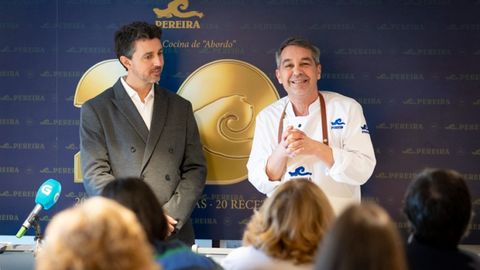 Ruy Andrade, responsable de comunicaci�n de Pereira Productos del Mar y el chef Javier Olleros