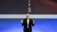 El consejero delegado de BBVA, Onur Gen, en mayo, durante la presentacin de la nueva aplicacin del banco