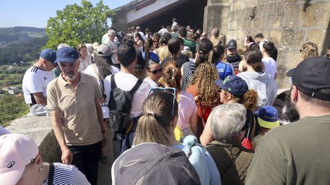 Multitudinaria romer�a de Chamorro.