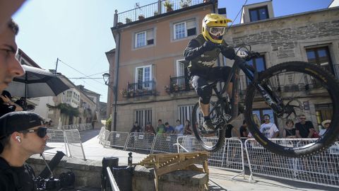 Carrera final del descenso urbano de Sarria