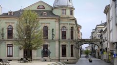La Praza Maior, en la zona del C�rculo das Artes, vac�a durante el confinamiento