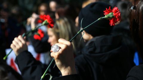 Claveles rojos en Bucarest, Ruman�a