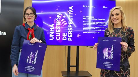 A concelleira Anabel Gul�as e a coordinadora do ciclo, Paula Cabaleiro, este m�rcores no Concello de Pontevedra