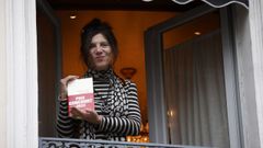 Brigitte Giraud (Sidi Bel Abb�s, Argelia, 1960), en el balc�n del c�ntrico restaurante parisino Drouant, celebrando el galard�n.