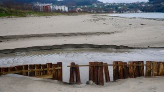Parte de la empalizada del riachuelo, da�ada a ra�z de los temporales