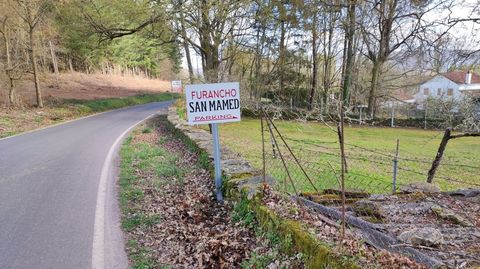 Indicador del estacionamiento del furancho de San Mamed, el segundo de la Ribeira Sacra