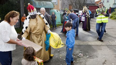Los Reyes Magos recorren Entrecruces. Salida del lugar de Vilela