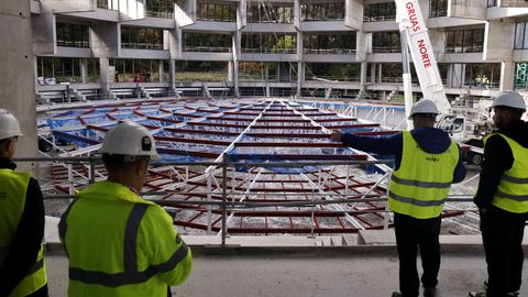Empiezan los trabajos para tratar de montar la cúpula de Bastiagueiro