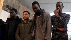 Los asistentes a la rueda de prensa del Sindicato de Manteros de Madrid y la Asociaci�n de Sin Papeles de Madrid, guardan un minuto de silencio por Mame Mbaye, fallecido el pasado mes de marzo