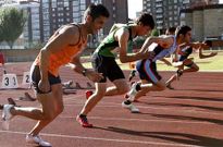 El Ciudad de Vigo reuni� a un buen grupo de atletas en las pistas de Bala�dos.