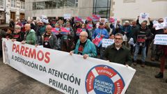 La nueva protesta tuvo lugar este jueves en la Praza Maior y ante la casa consistorial
