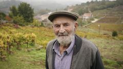 Arist�bulo Quinteiro, Tobo, nas s�as vi�as das Regadas (Beade) nunha foto tomada no ano 2021.