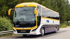 Un autob�s de la empresa Monbus. 