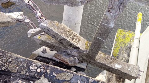 Un tramo de la barandilla qued� muy da�ado.