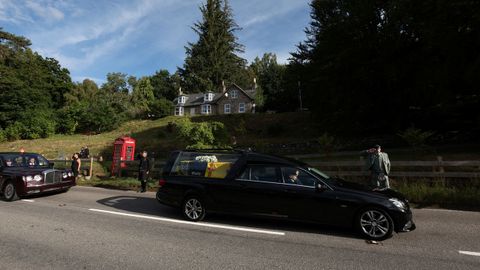 El cortejo fnebre abandona Balmoral